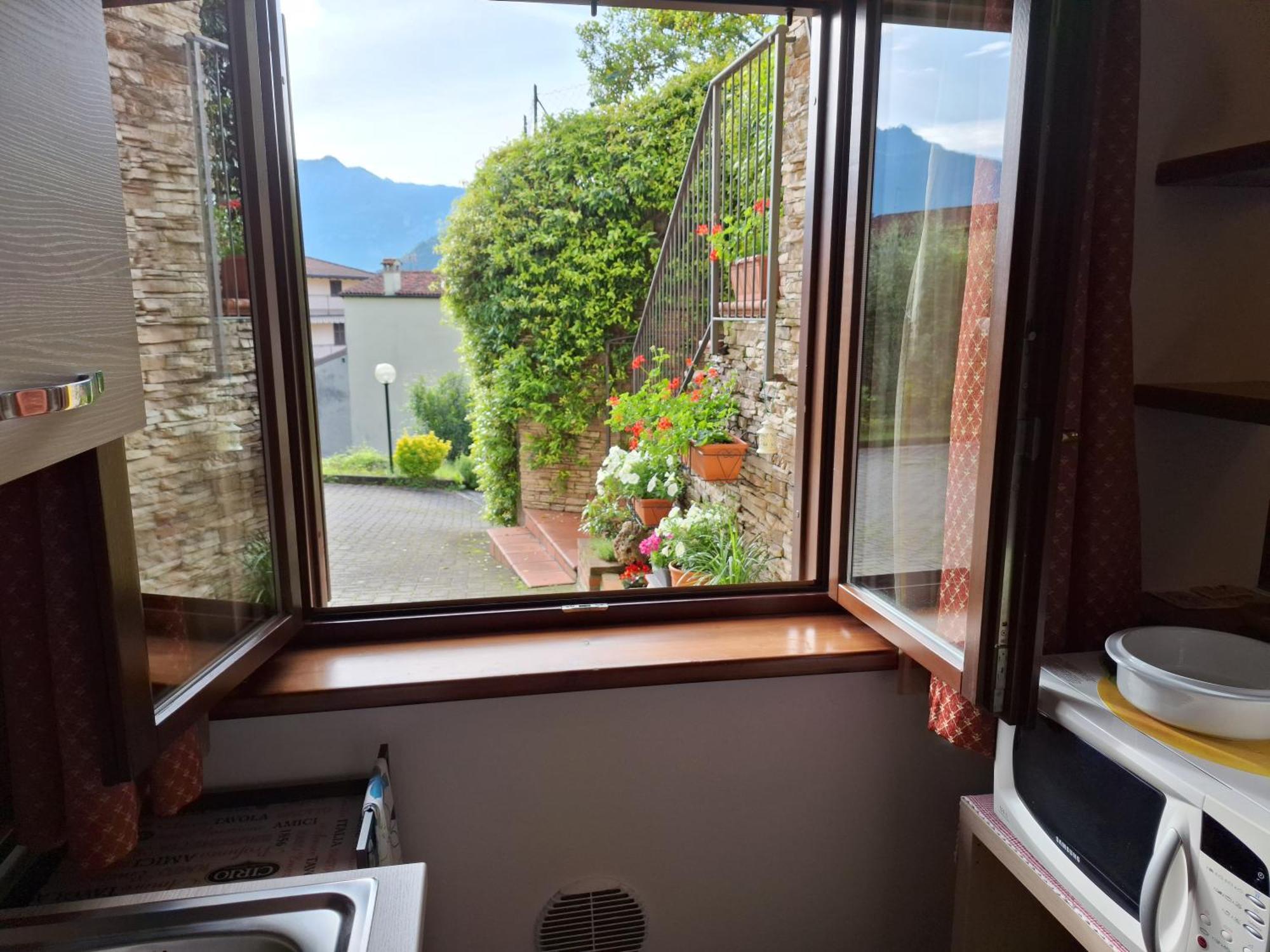 Bed and Breakfast Relais Garden Lecco Вальмадрера Екстер'єр фото